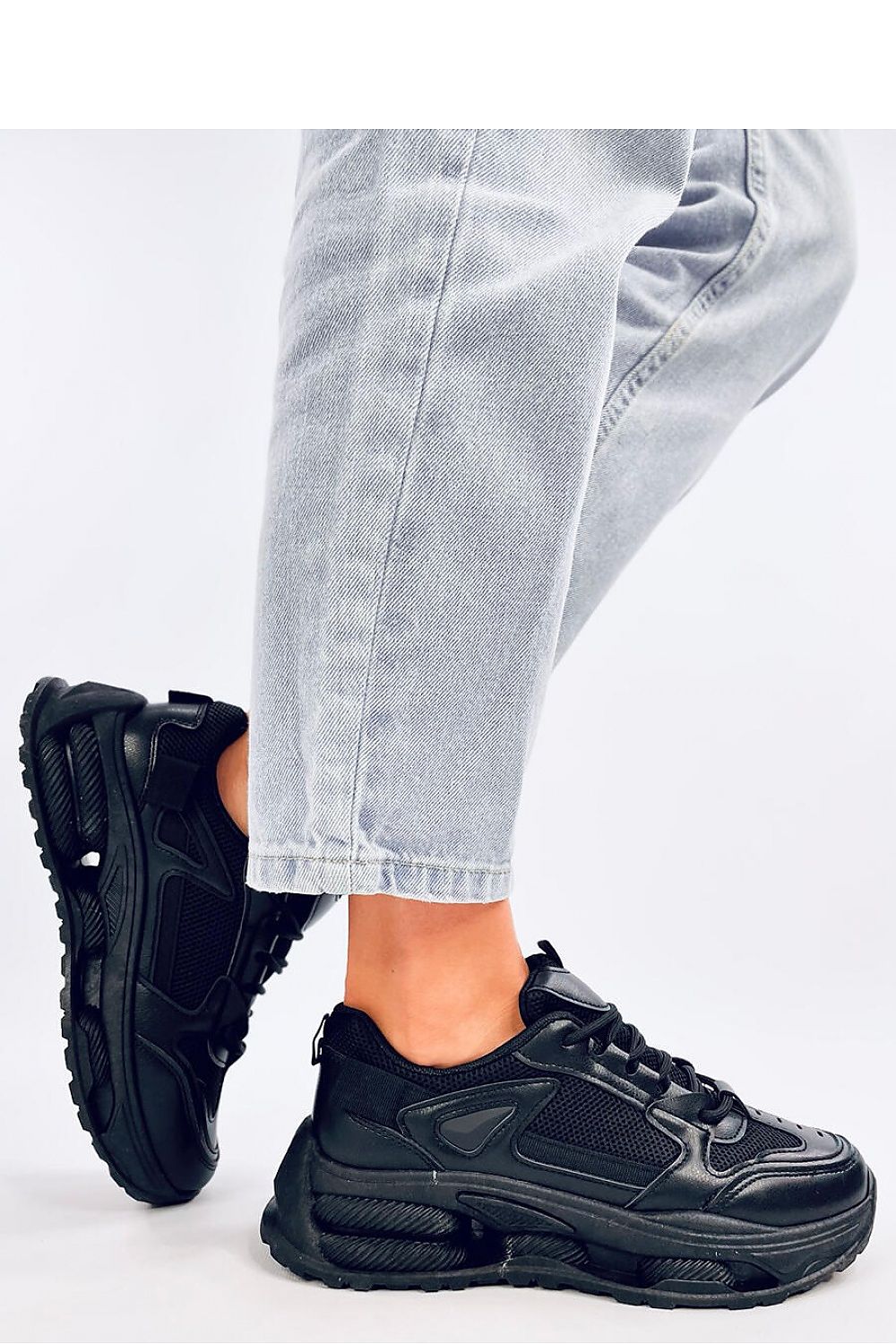 Sports shoes model 194245 Inello