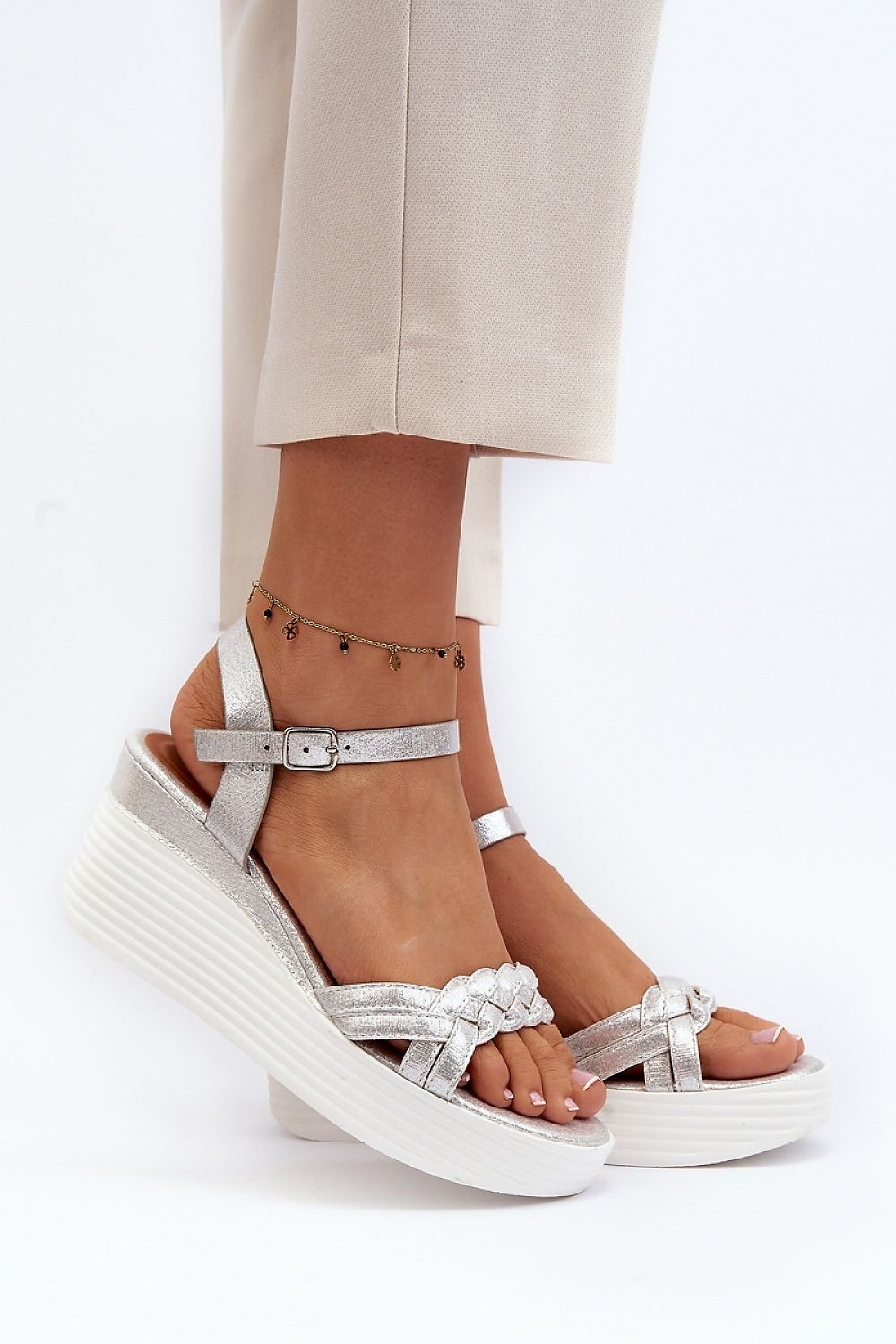 Cothurnes model 194392 Step in style