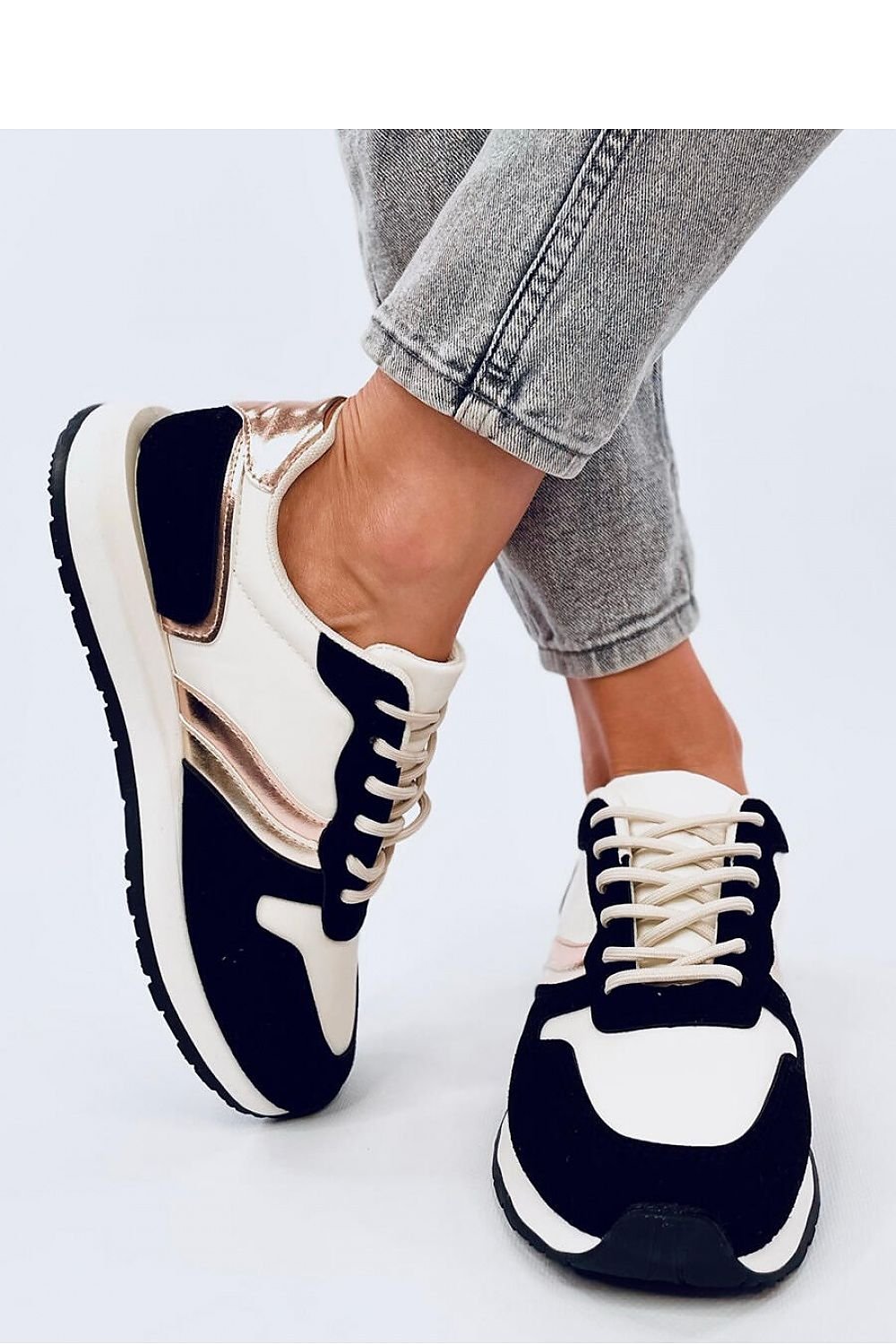 Sports shoes model 194597 Inello