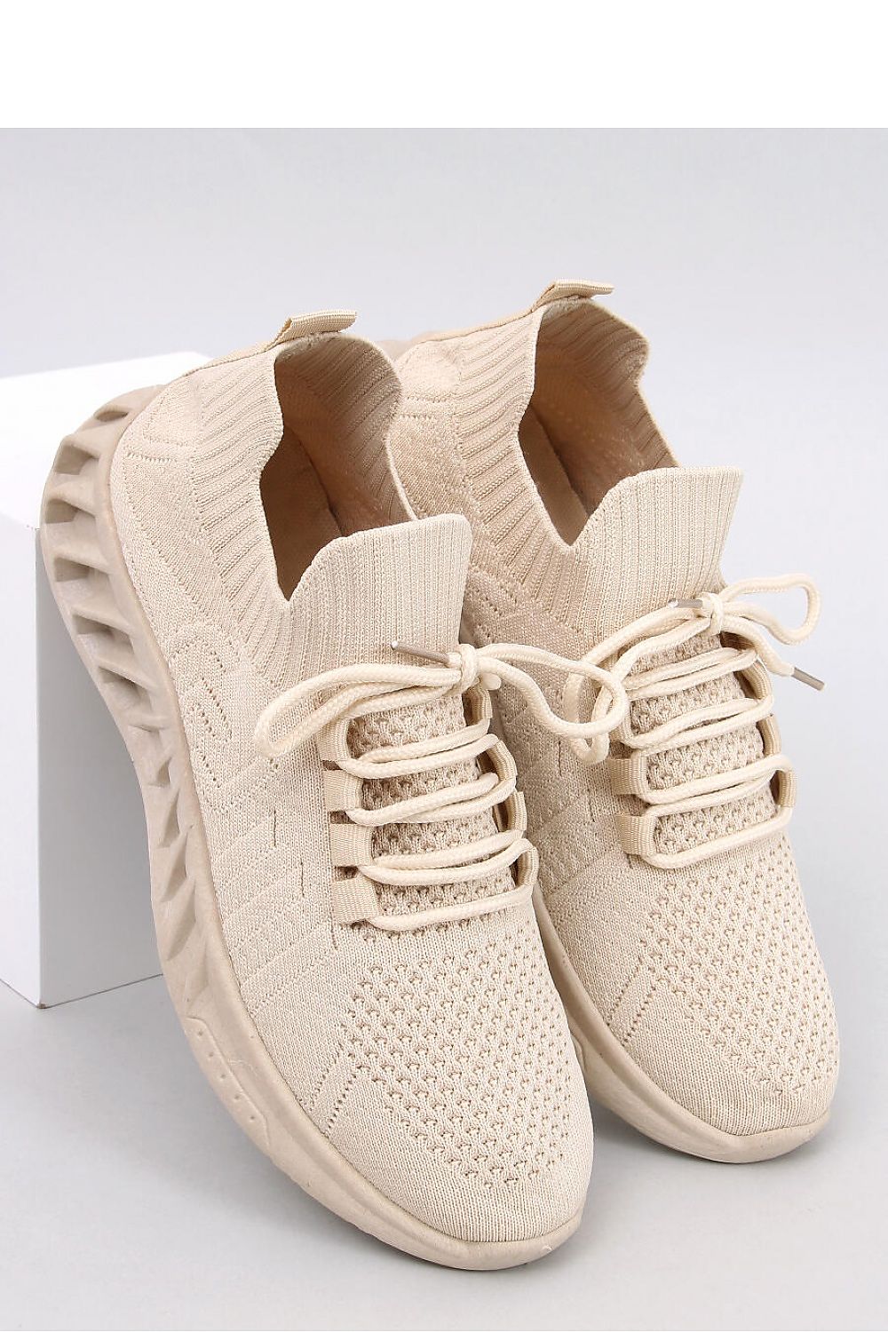 Sports shoes model 194607 Inello