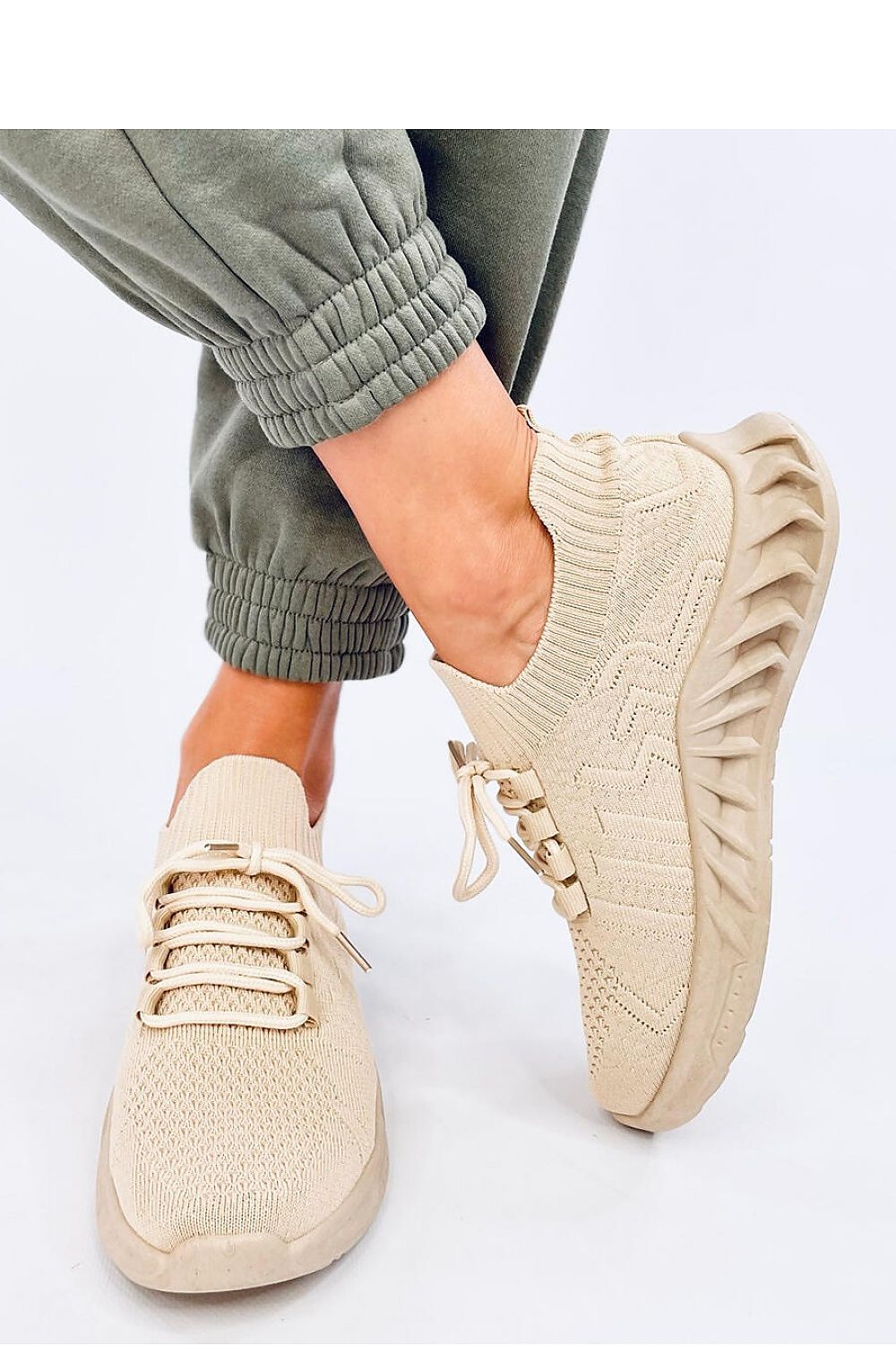 Sports shoes model 194607 Inello