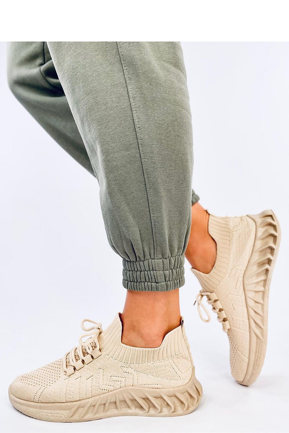 Sports shoes model 194607 Inello