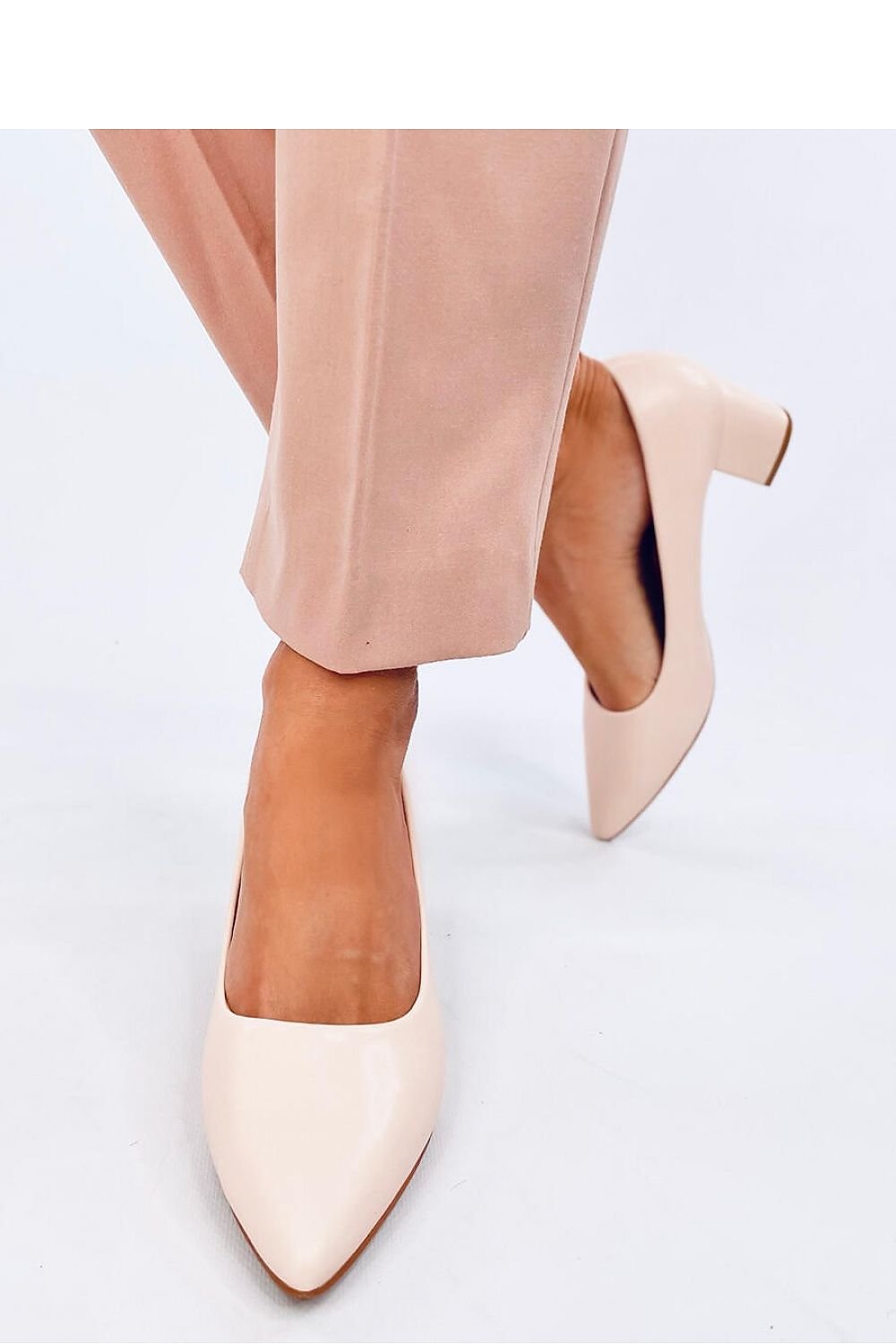 Wide heel pumps model 194613 Inello