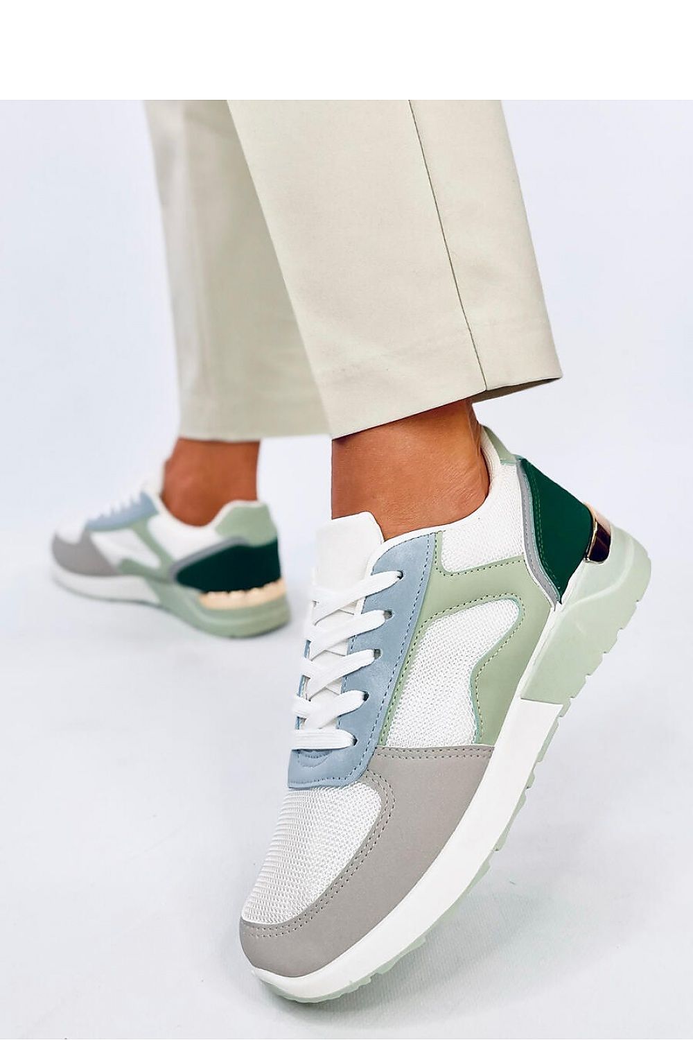 Sports shoes model 194627 Inello