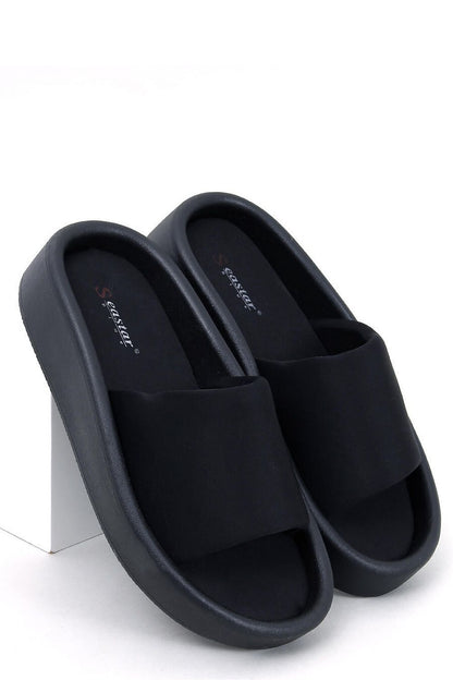 Clacquettes model 194632 Inello