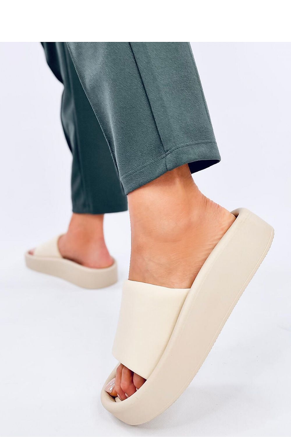 Slides model 194633 Inello