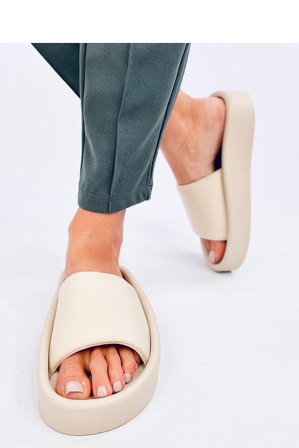 Slides model 194633 Inello