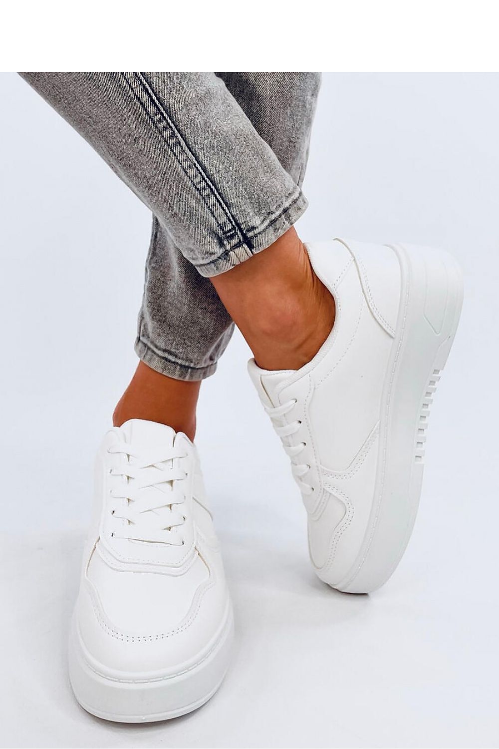 Sports shoes model 194636 Inello