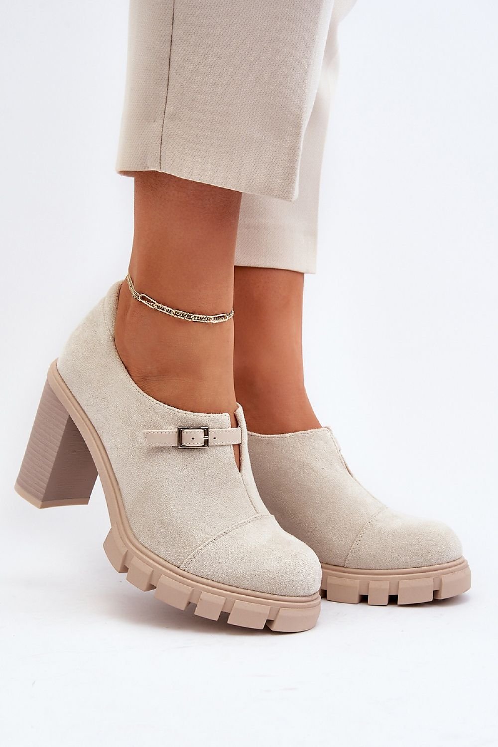 Low heeled shoes model 194702 Step in style