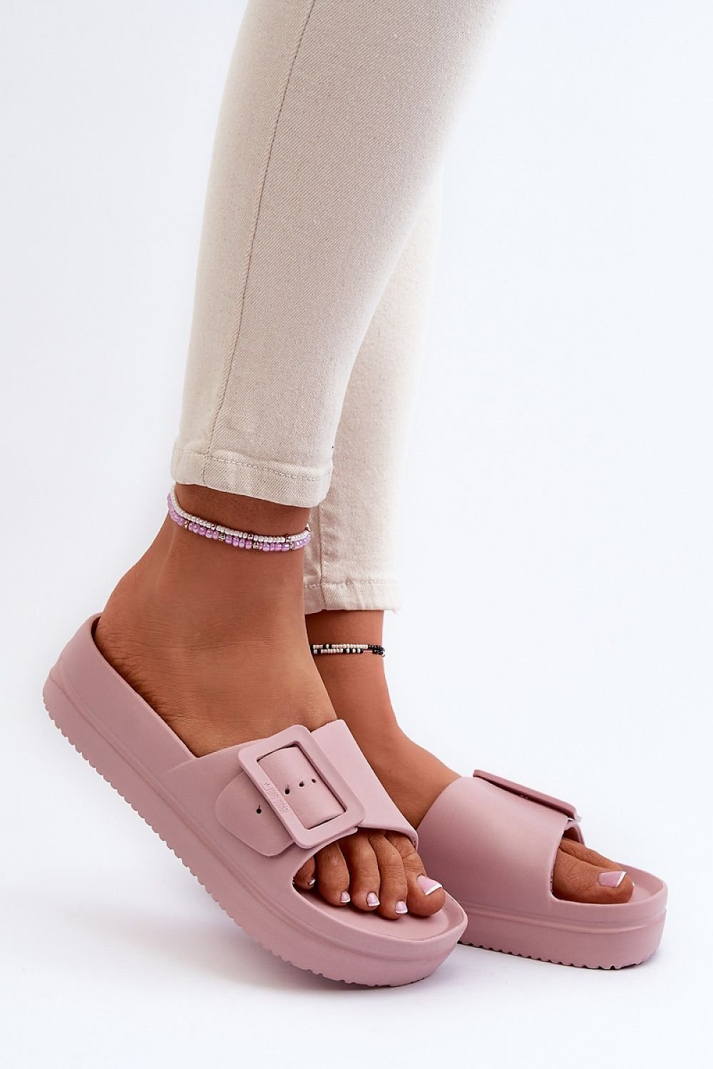 Slides model 194986 Step in style