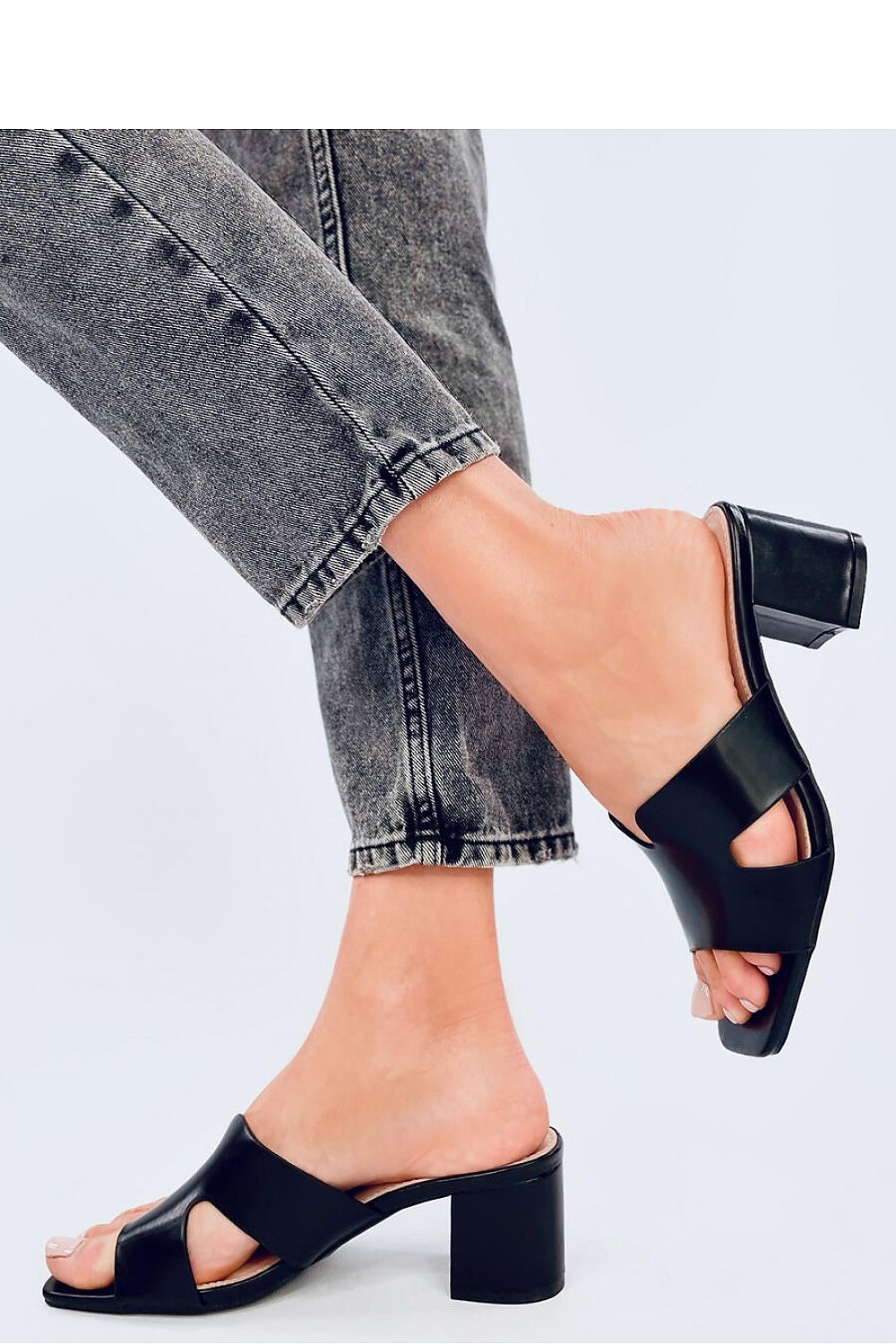 Clacquettes model 195134 Inello