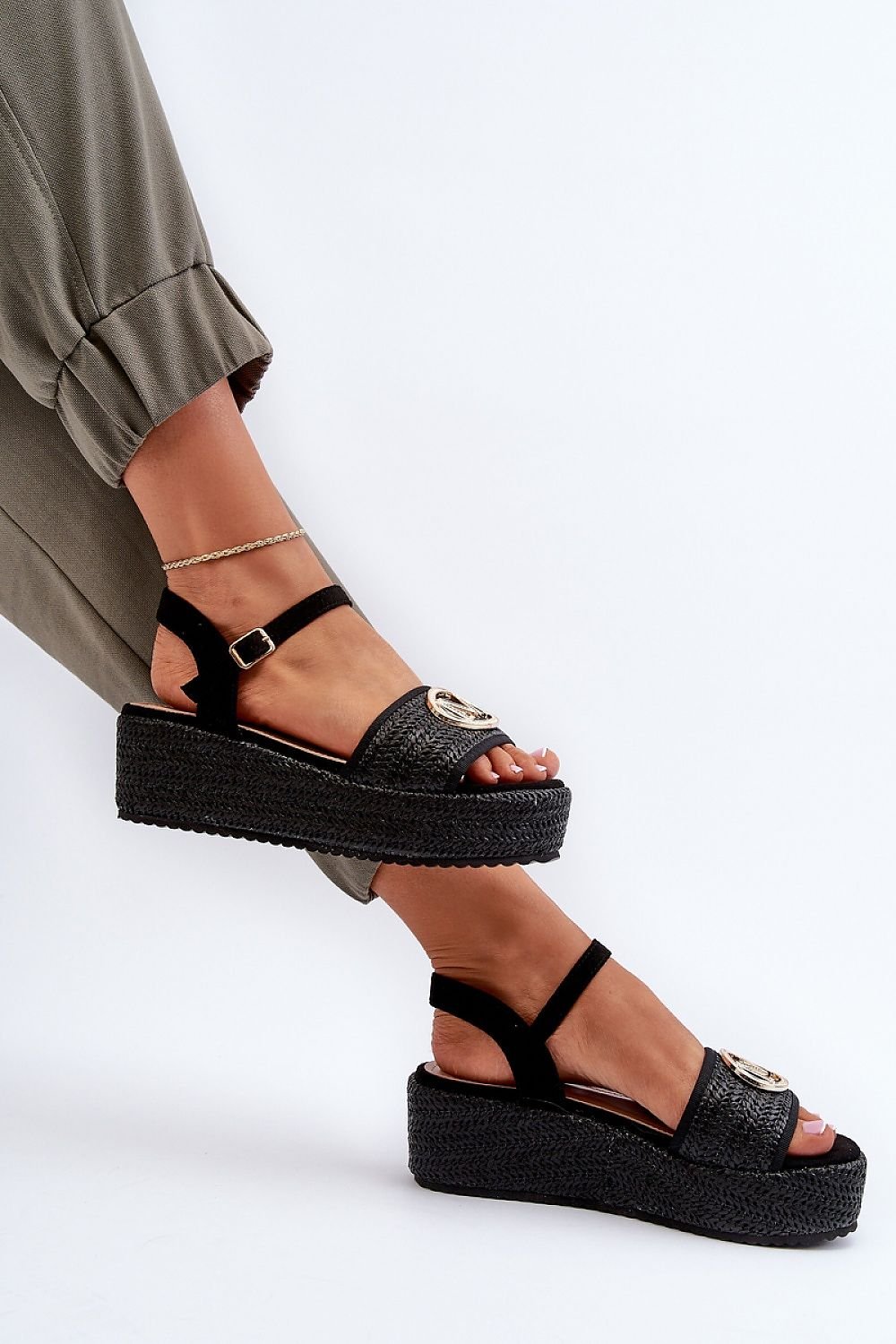 Cothurnes model 195269 Step in style