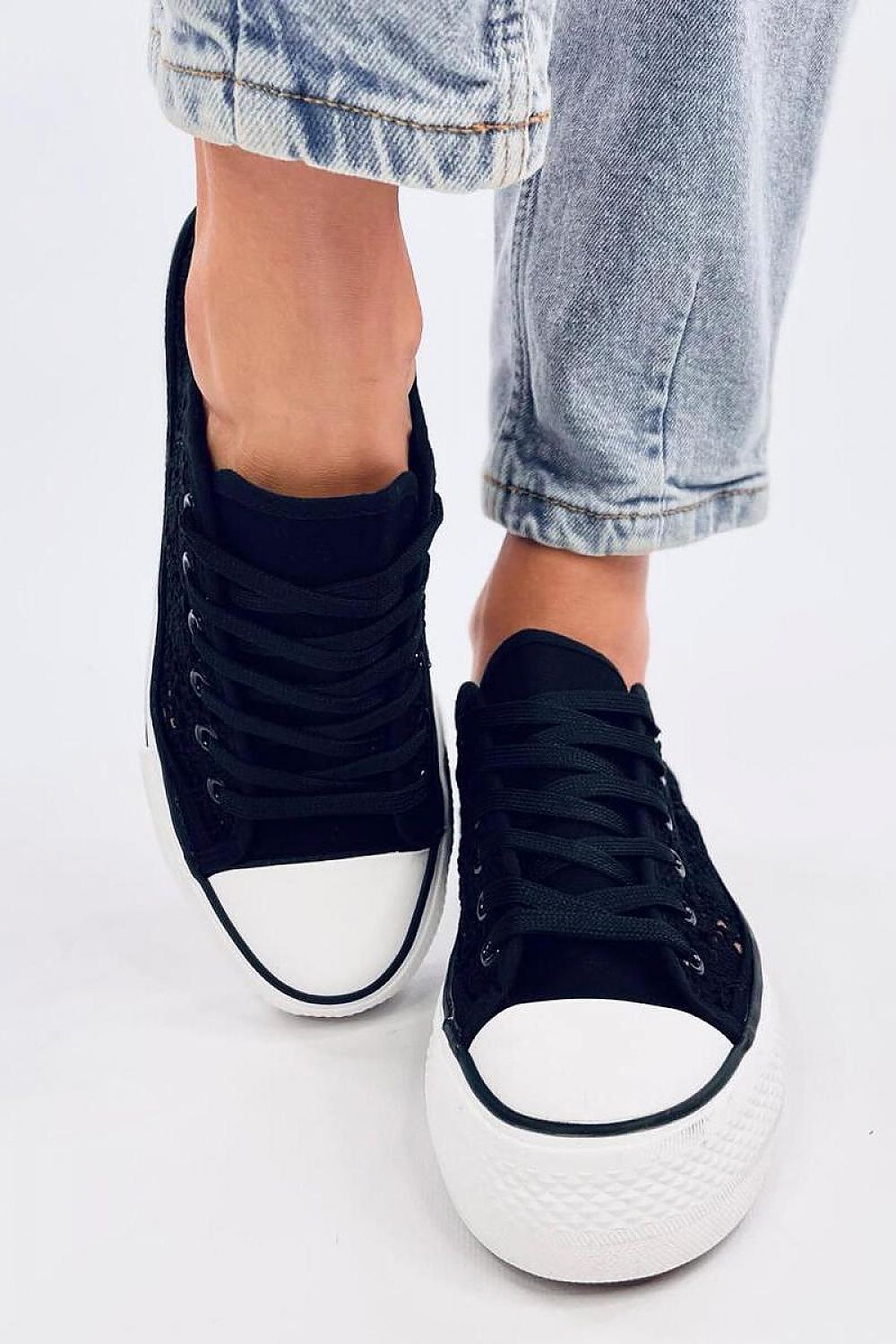Inello model 195555 sneakers