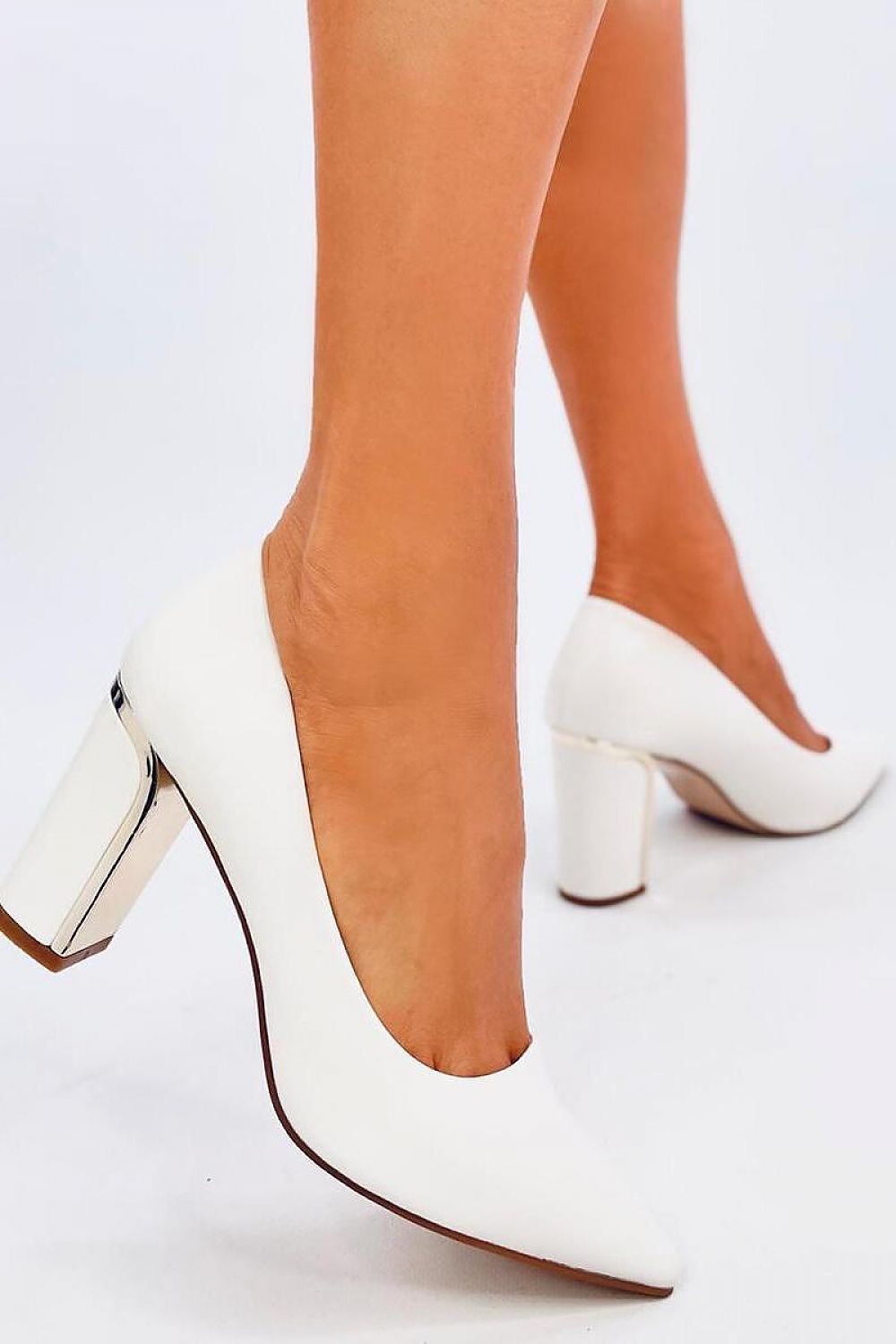 Wide heel pumps model 195634 Inello
