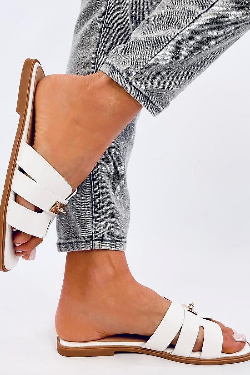 Clacquettes model 195984 Inello