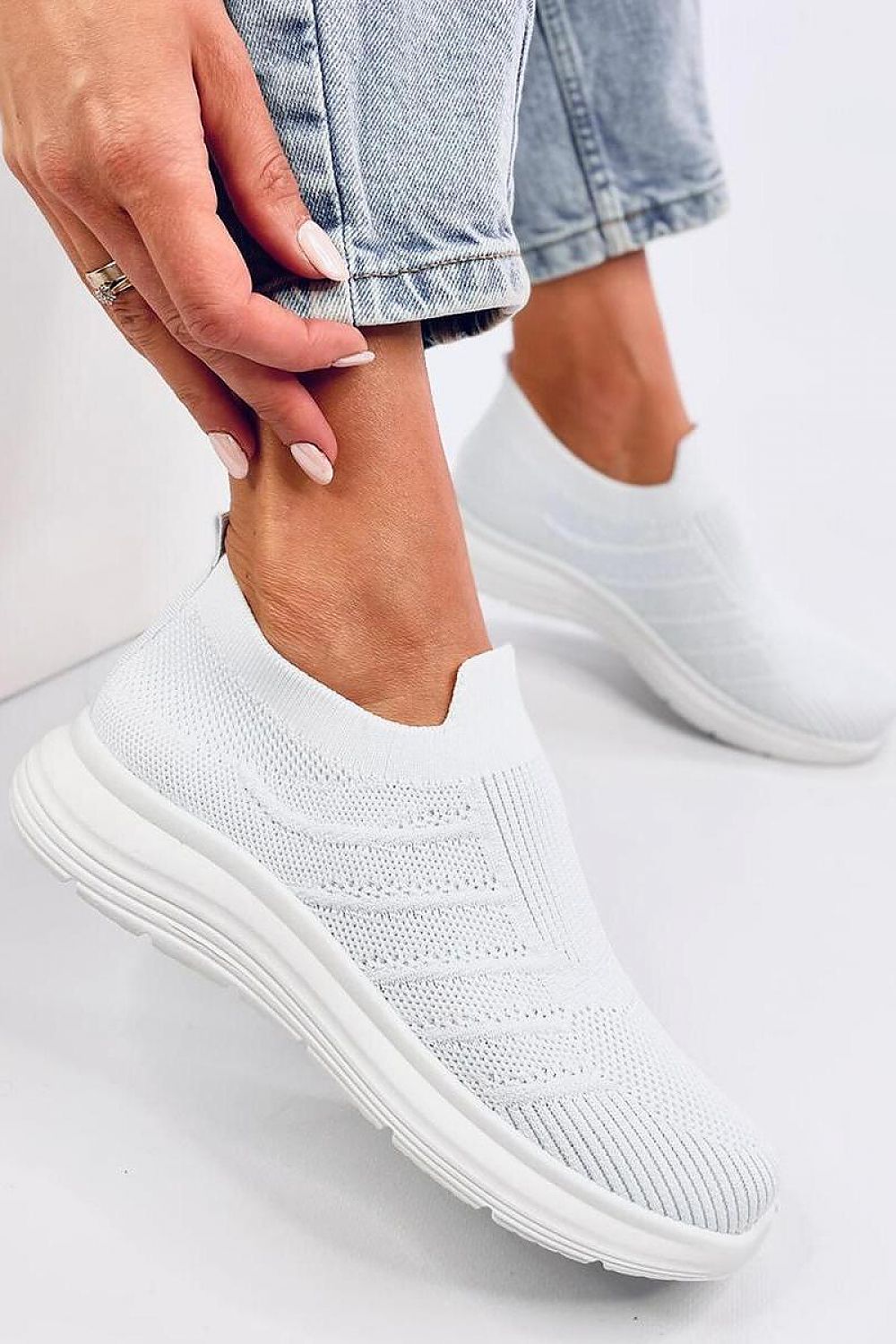 Sports shoes model 195988 Inello