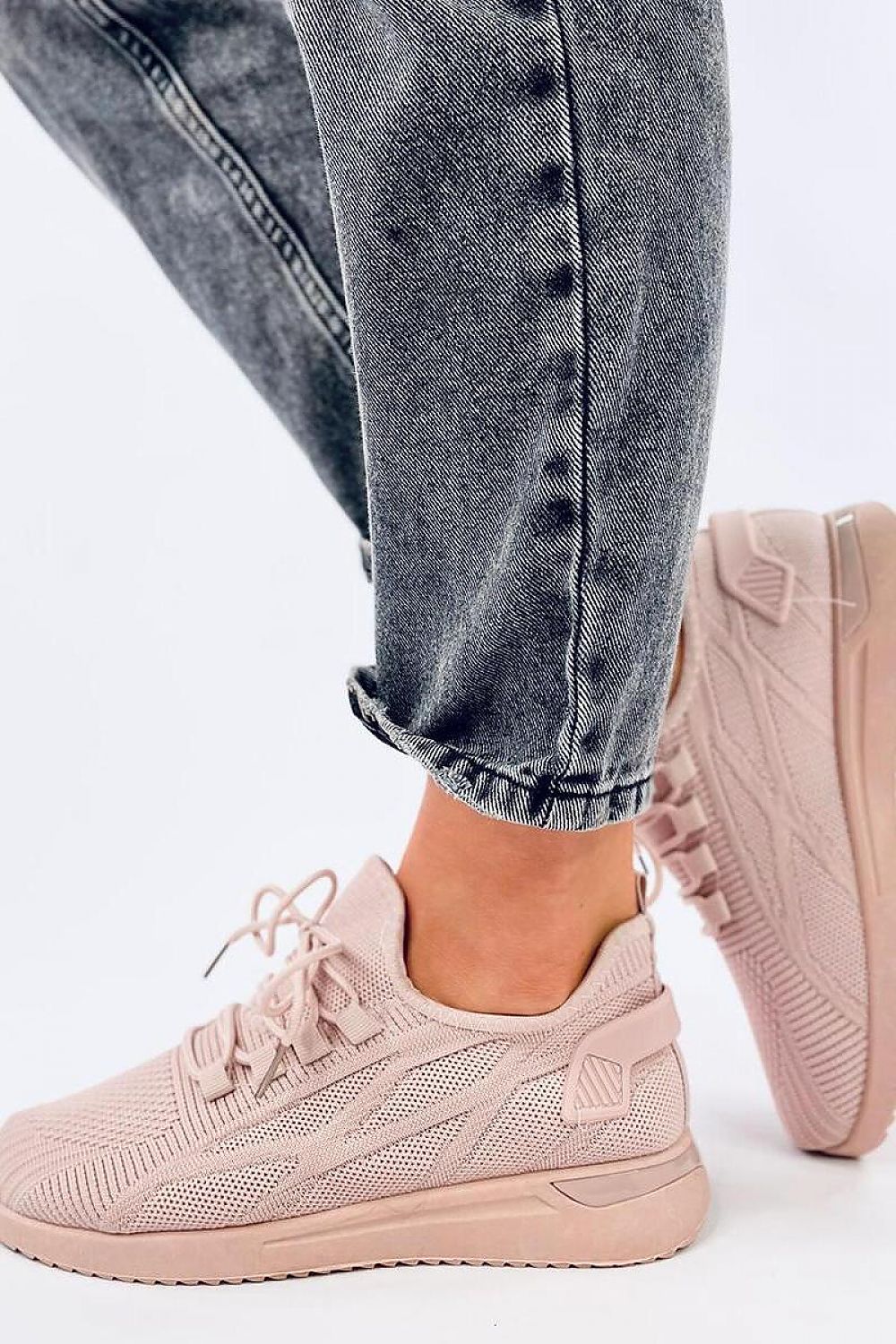 Sports shoes model 196001 Inello