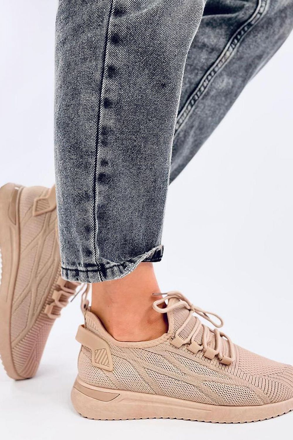 Sports shoes model 196002 Inello