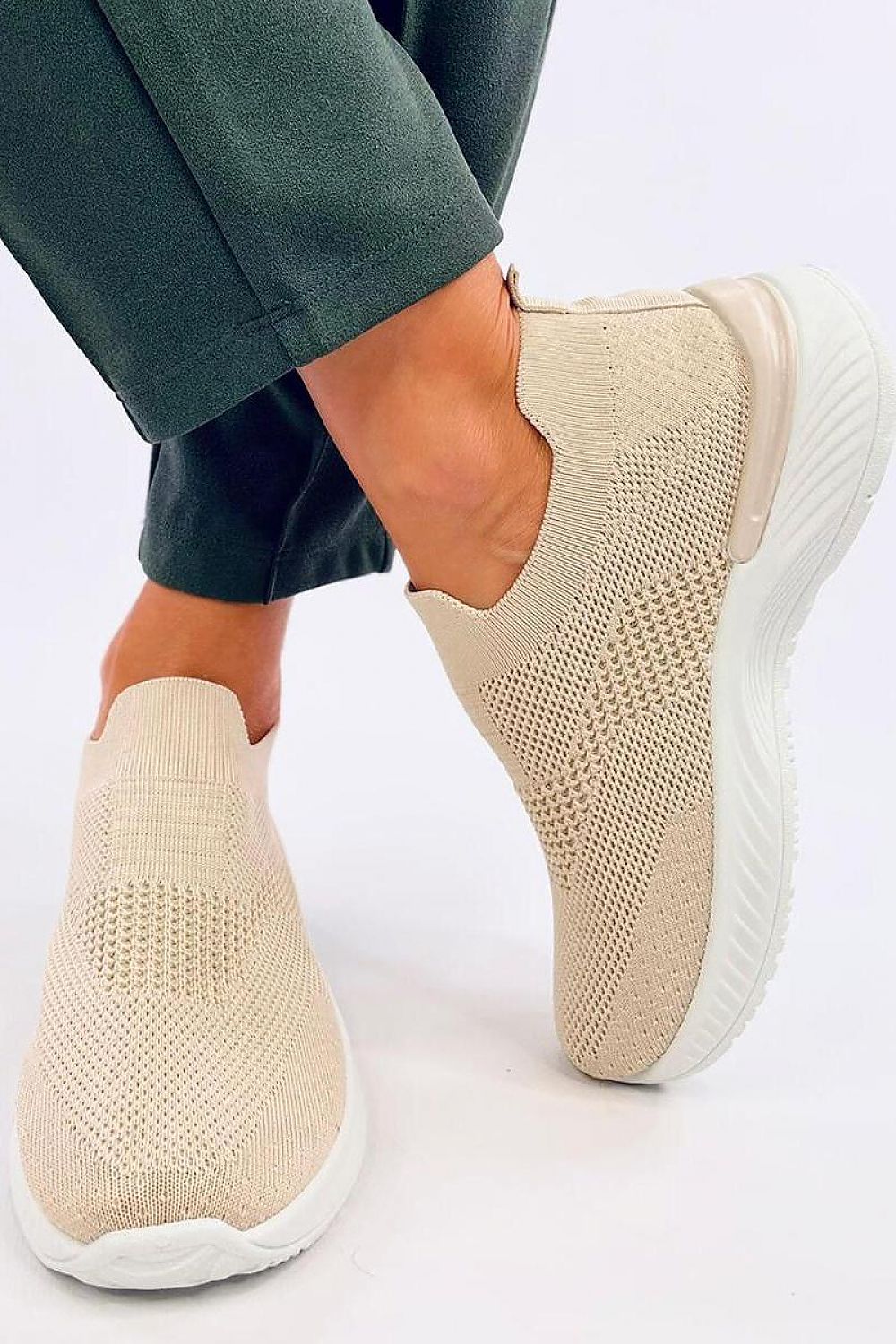 Sports shoes model 196008 Inello