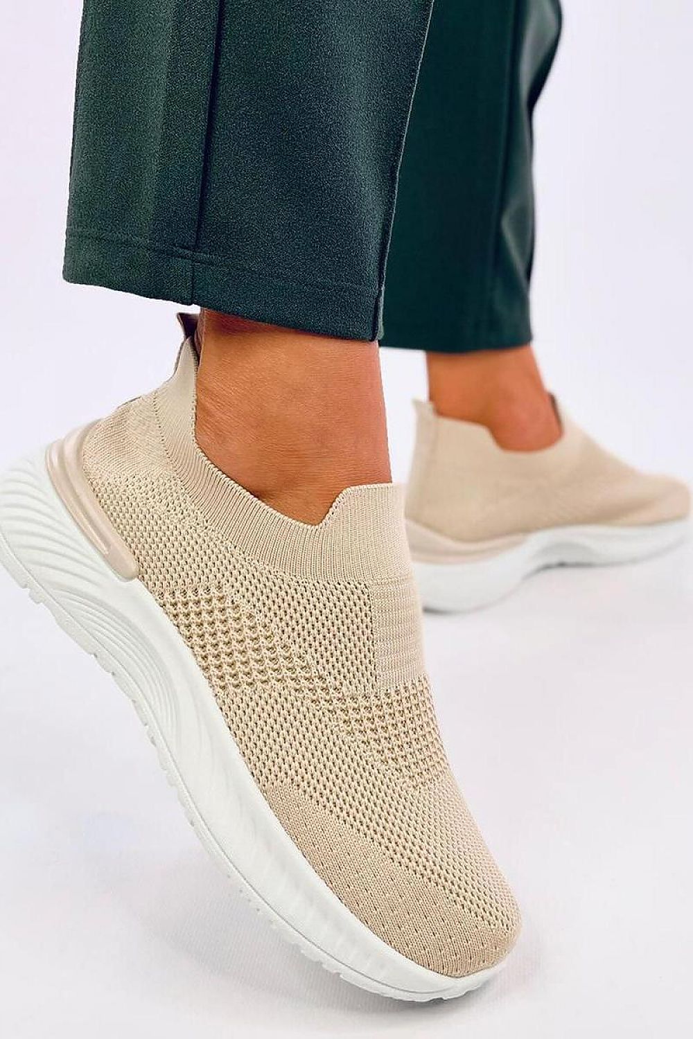 Sports shoes model 196008 Inello