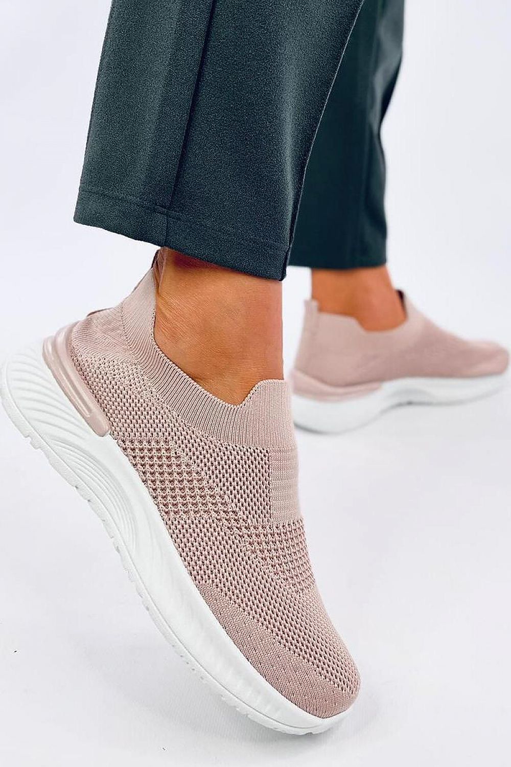 Sports shoes model 196009 Inello