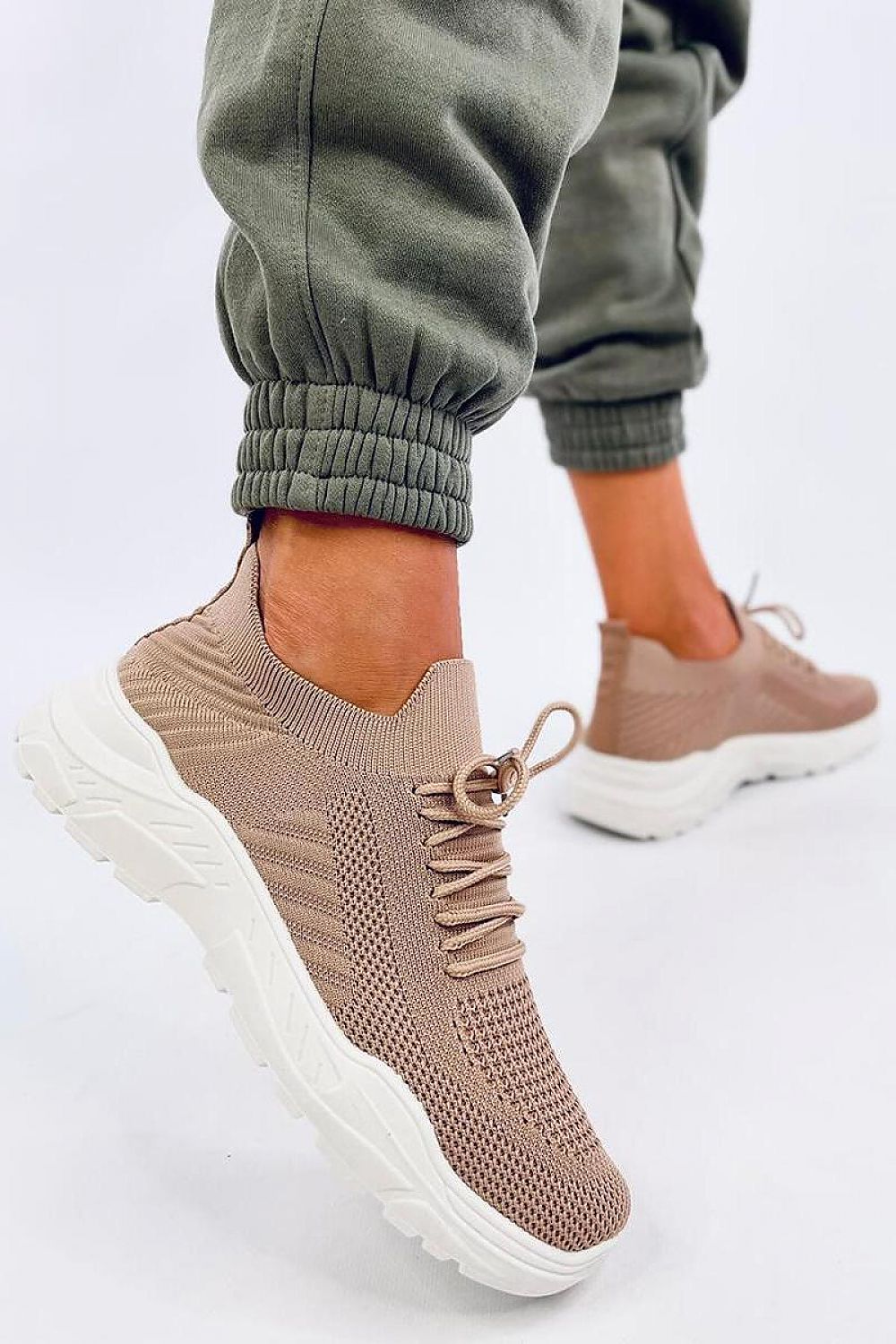 Sports shoes model 196037 Inello