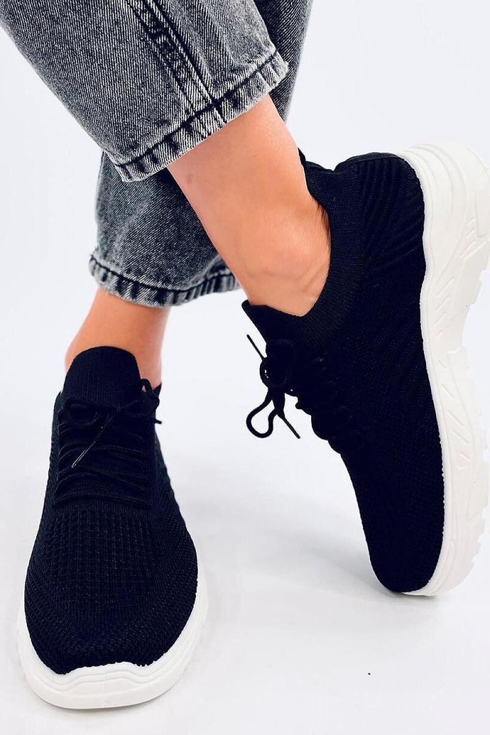 Sports shoes model 196038 Inello