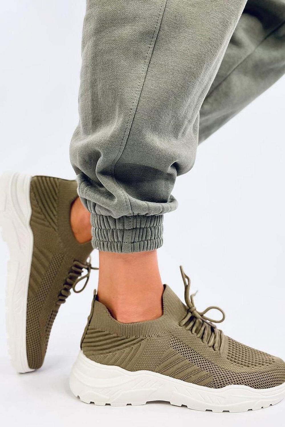 Sports shoes model 196039 Inello