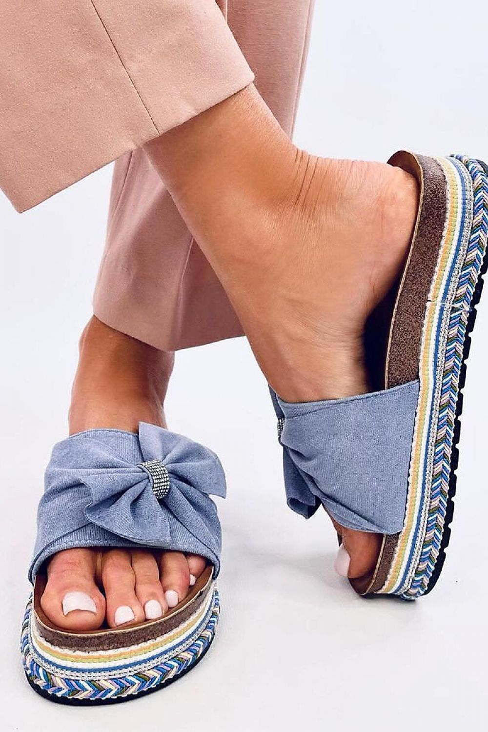 Clacquettes model 196542 Inello