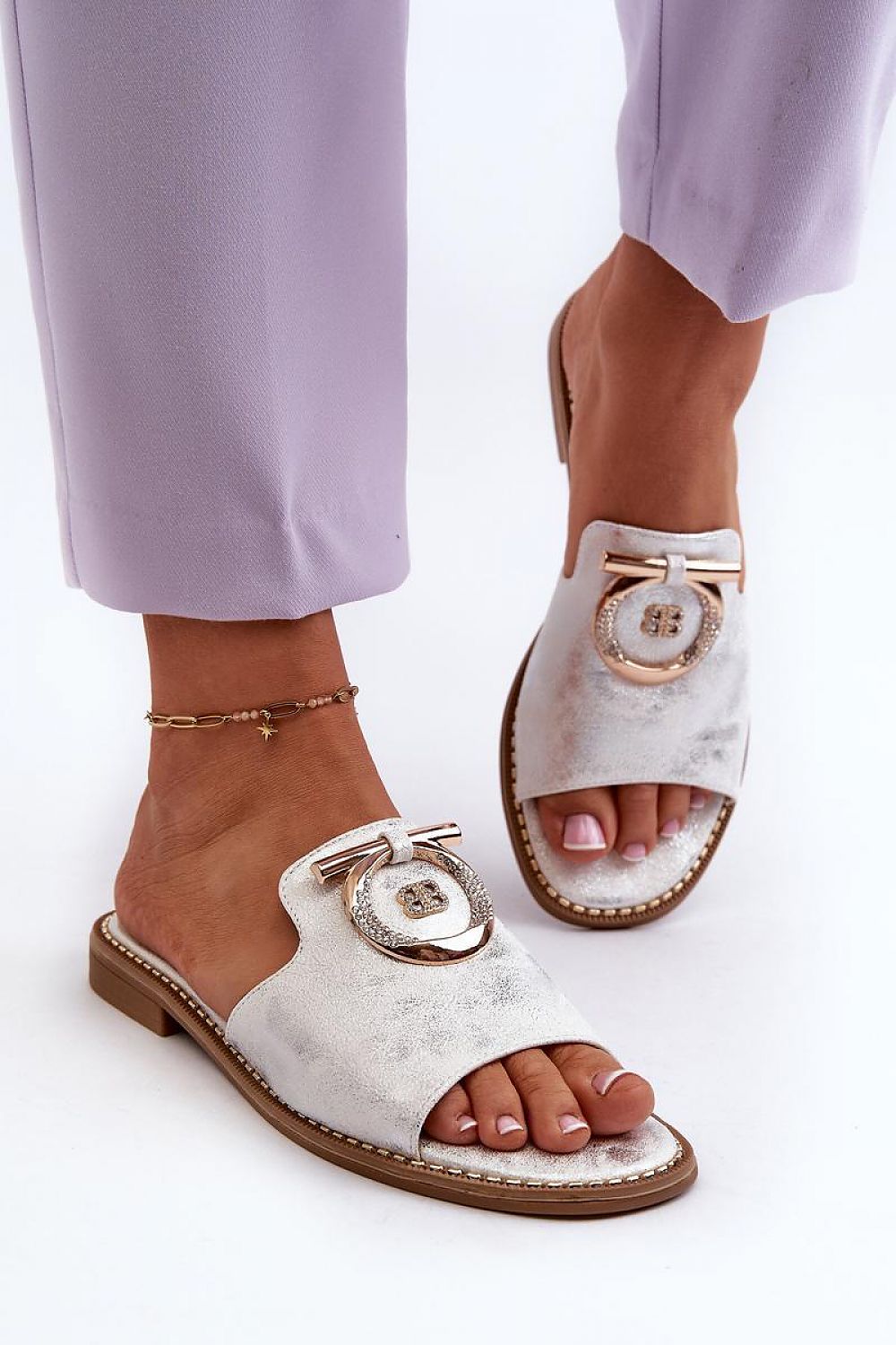 Clacquettes model 196664 Step in style