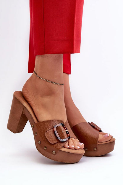  Clacquettes model 197242 Step in style 