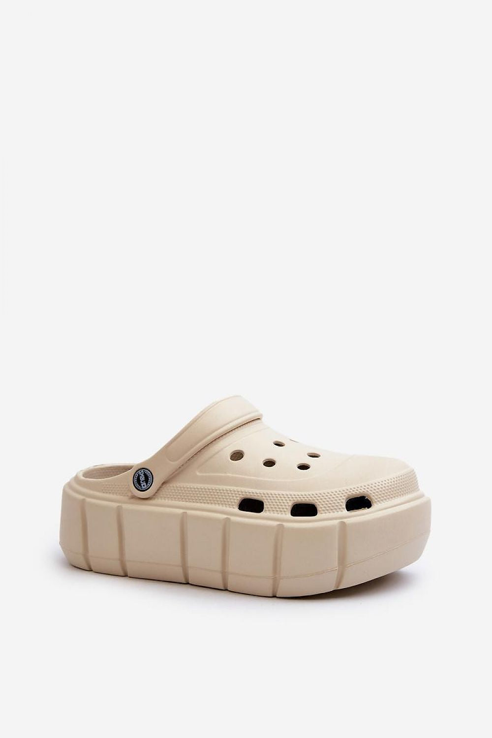  Clacquettes model 197245 Step in style 