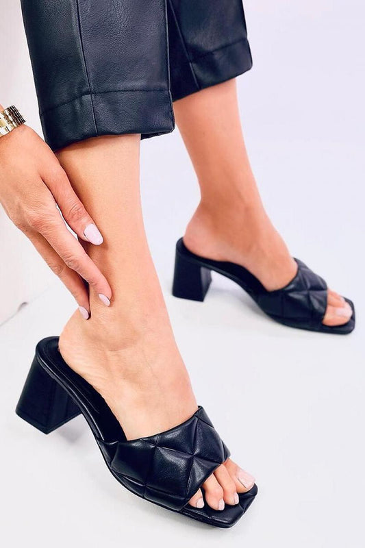  Clacquettes model 197255 Inello 