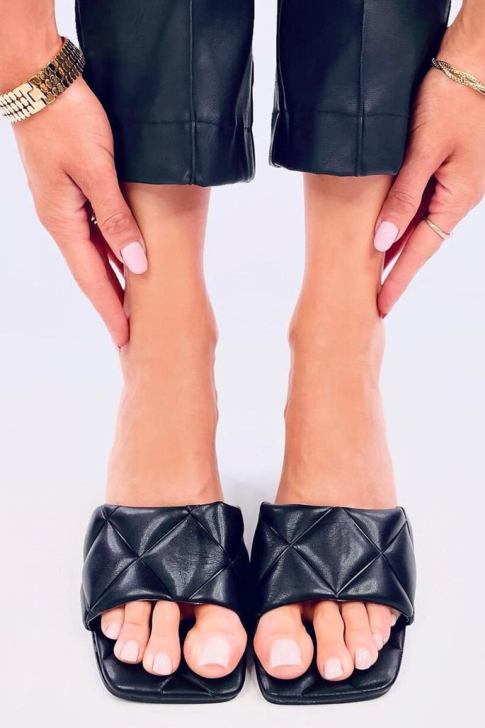  Clacquettes model 197255 Inello 