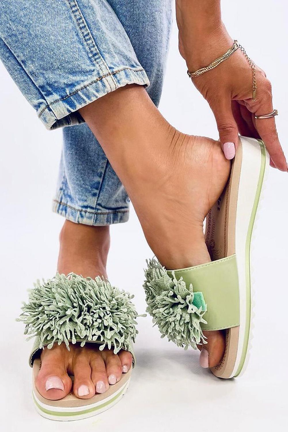  Clacquettes model 197385 Inello 