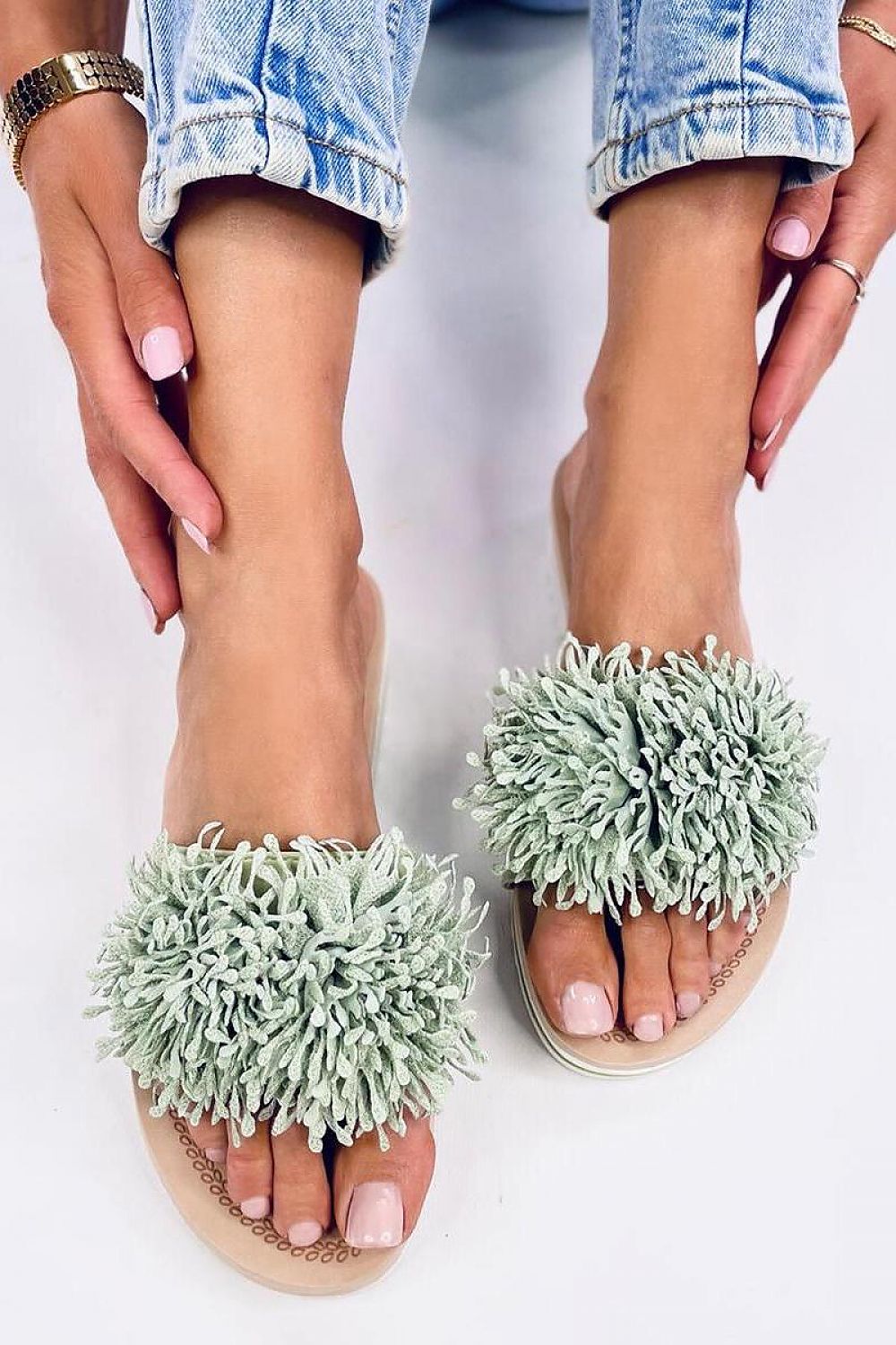  Clacquettes model 197385 Inello 