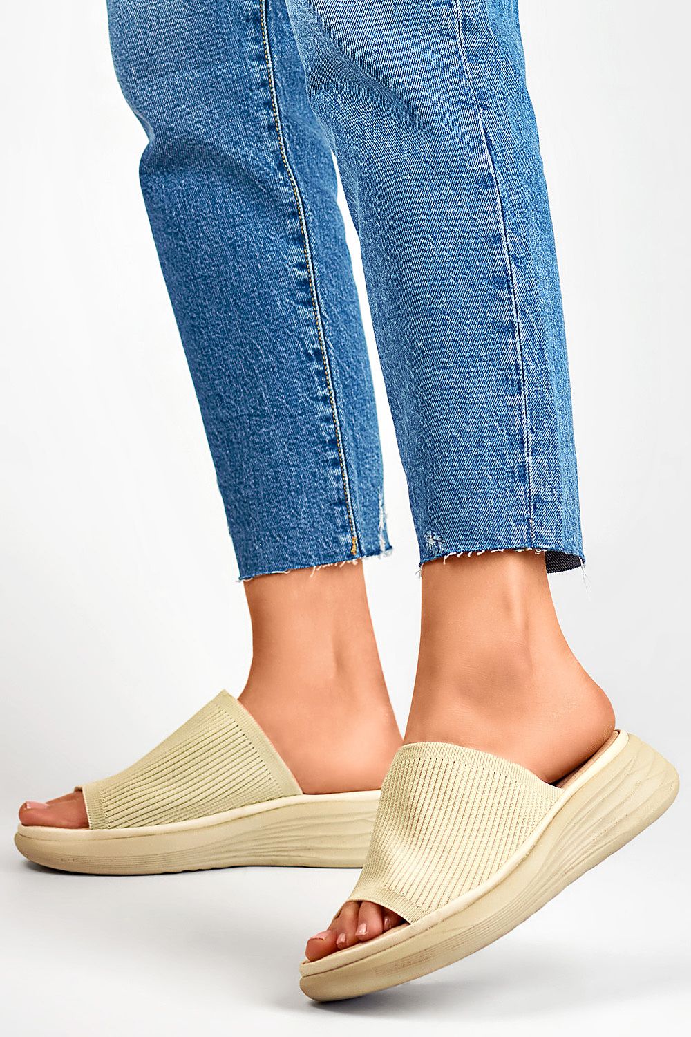  Clacquettes model 197512 PRIMO 