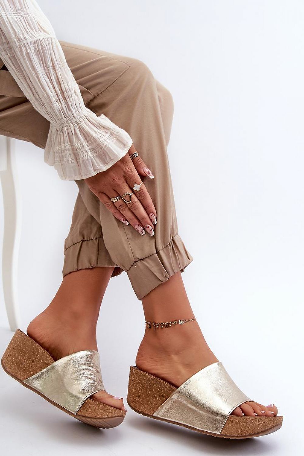  Clacquettes model 197657 Step in style 