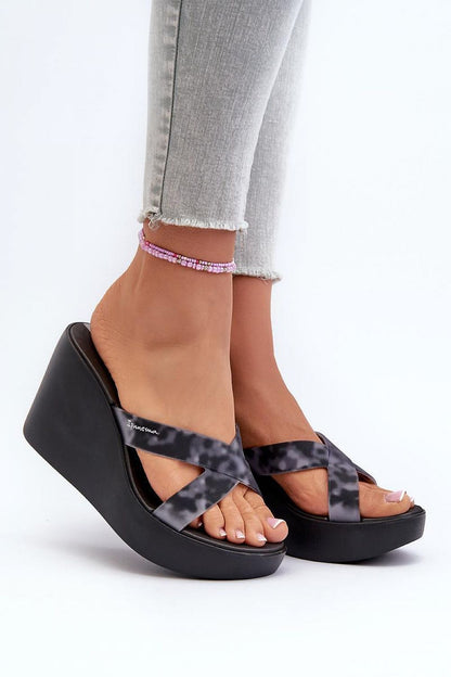  Clacquettes model 197717 Step in style 