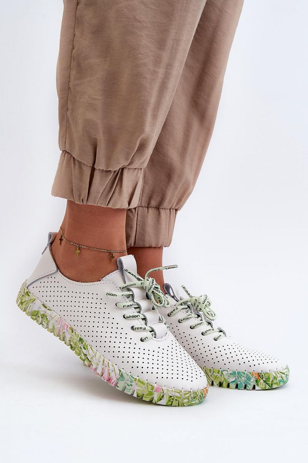  Chaussures Basses model 198007 Step in style 