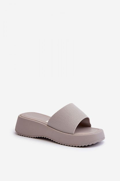  Clacquettes model 198445 Step in style 