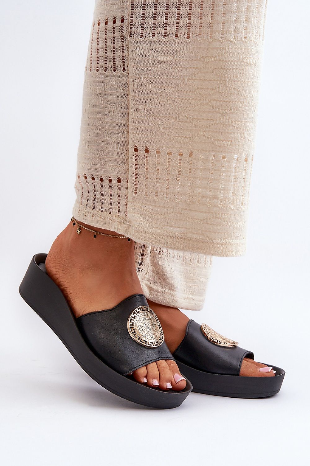  Clacquettes model 198475 Step in style 