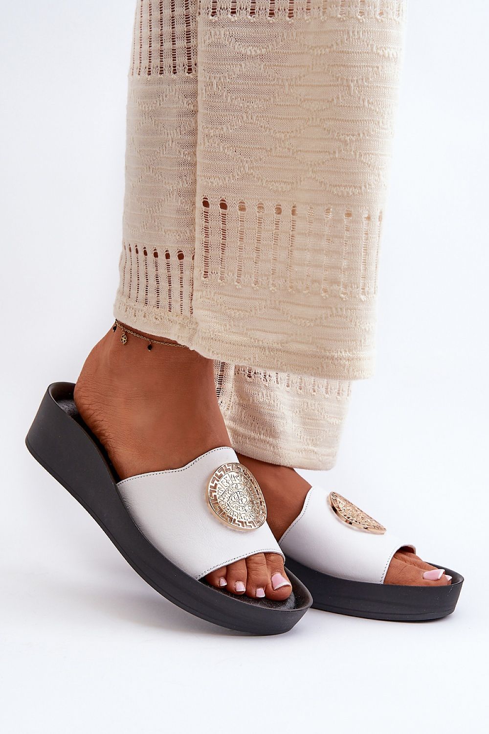  Clacquettes model 198478 Step in style 