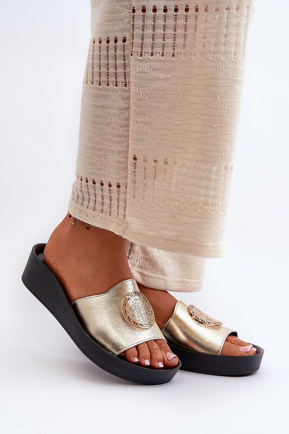  Clacquettes model 198479 Step in style 