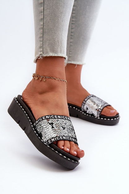  Clacquettes model 198515 Step in style 