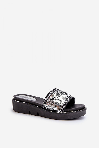  Clacquettes model 198515 Step in style 
