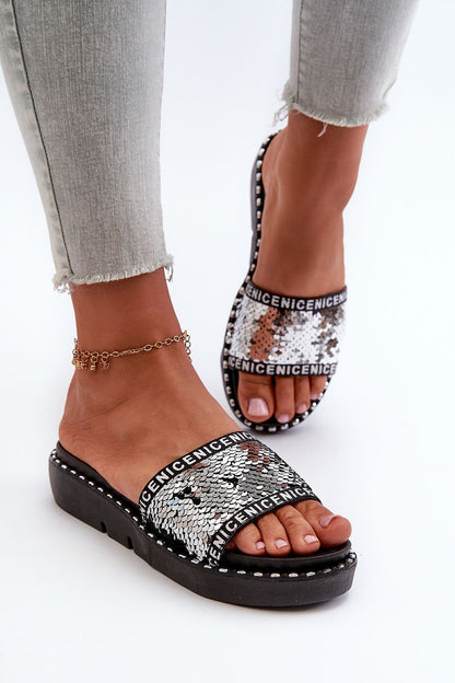  Clacquettes model 198515 Step in style 