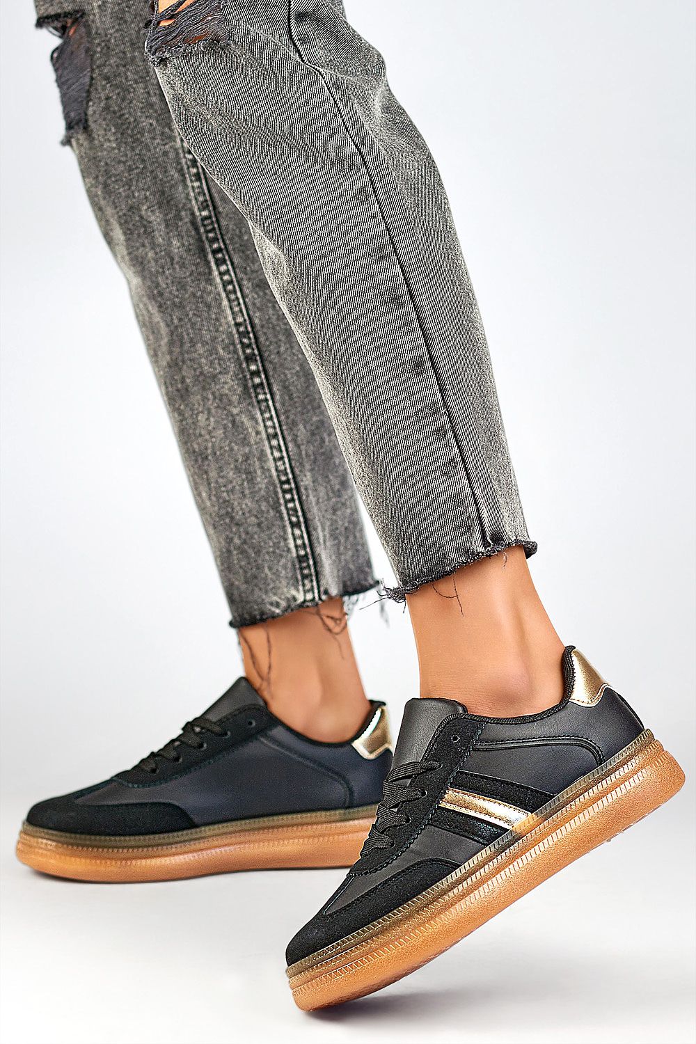  Chaussures de sport model 200439 PRIMO 