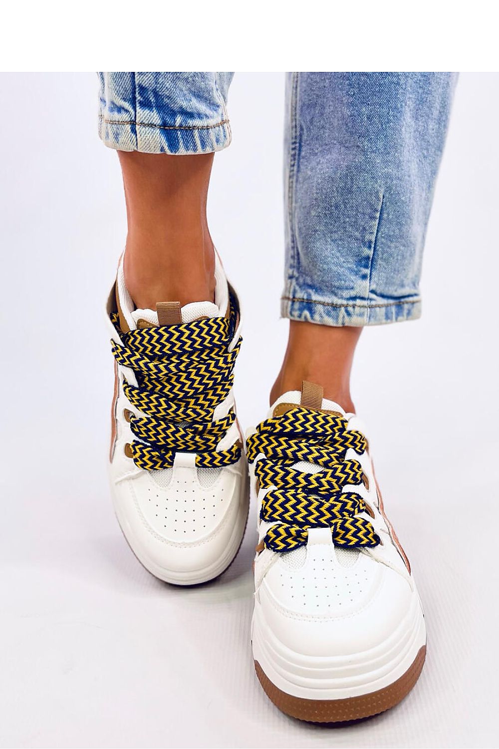  Chaussures de sport model 200620 Inello 