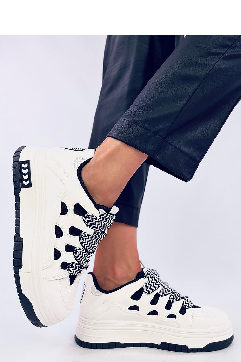  Chaussures de sport model 200621 Inello 